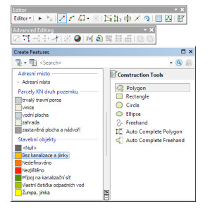 Editační šablona a editační nástrojové lišty v ArcGIS for Desktop.